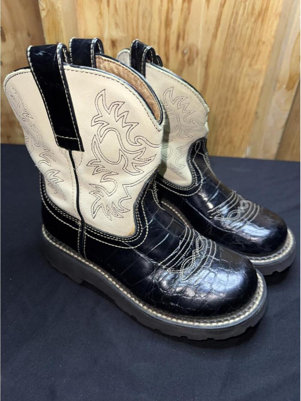 Ariat Women's Fatbaby Size 6D Black and Brown Boot